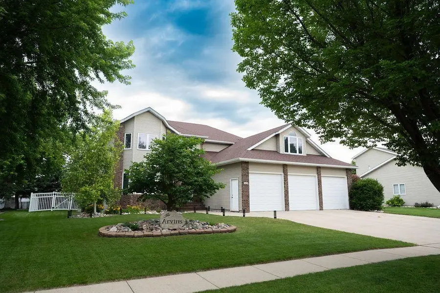 2609 Meadow Creek Circle S, Fargo, ND 58104 - #2