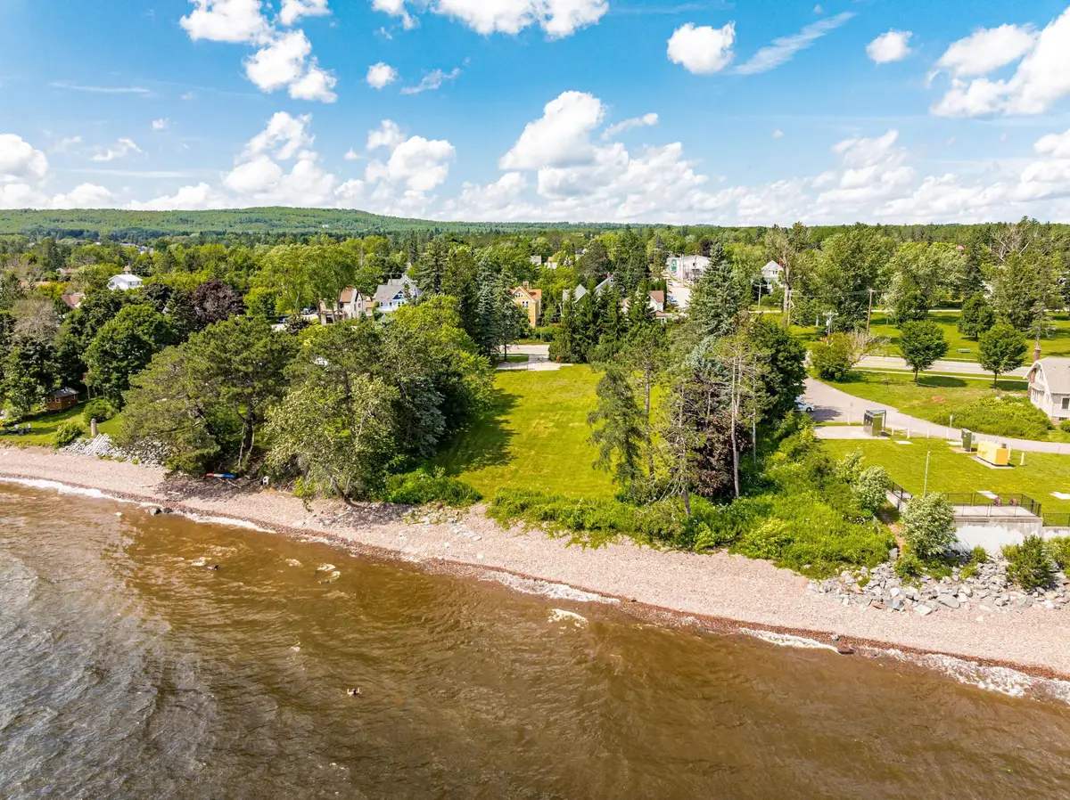 5918 London Road, Duluth, MN 55804 - #1