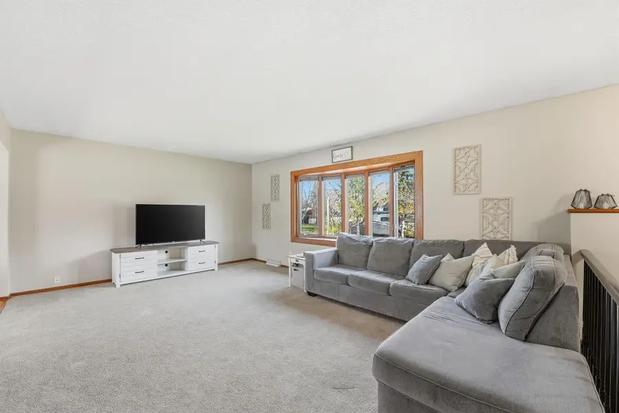 819 Johnson St, Anoka, MN 55303 - #3