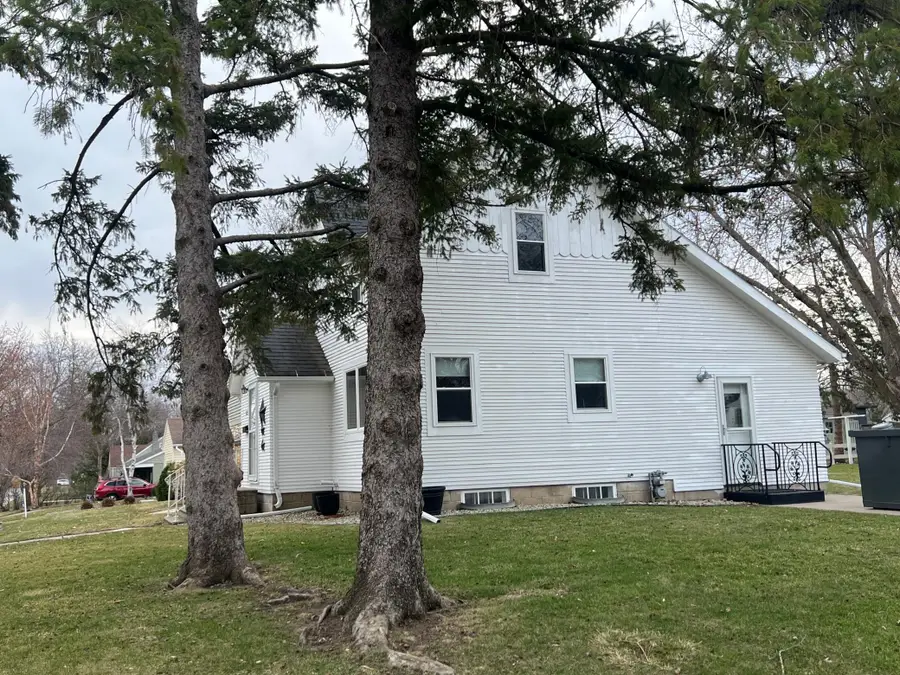 603 E Academy Street, Owatonna, MN 55060 - #2