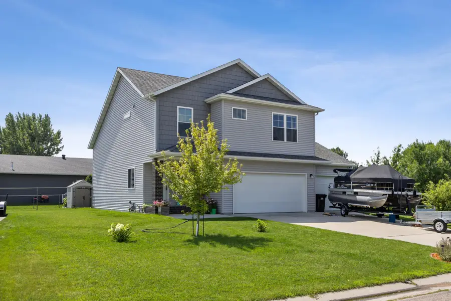 813 8th Avenue Ne, Dilworth, MN 56529 - #2