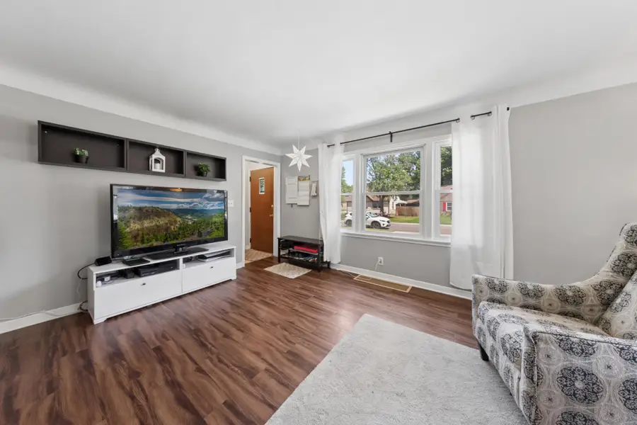 402 Jefferson Avenue S, Edina, MN 55343 - #3