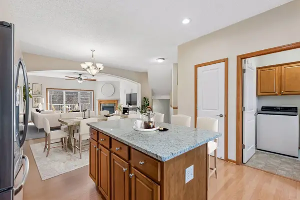 3264 Oak View Drive, Woodbury, MN 55129