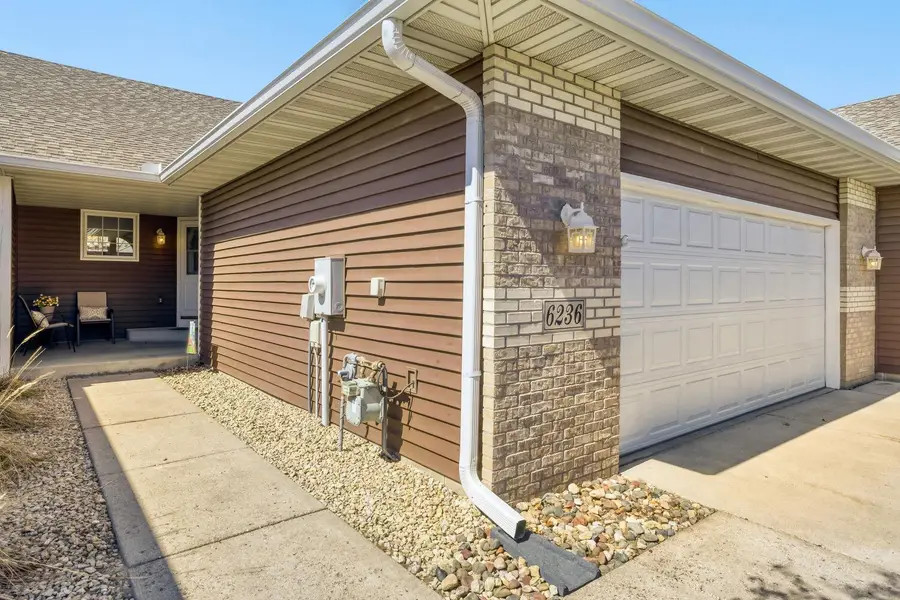 6236 Creekview Lane N, Brooklyn Park, MN 55443 - #3