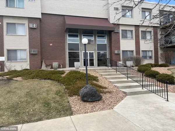 2801 Flag Avenue N #323, New Hope, MN 55427