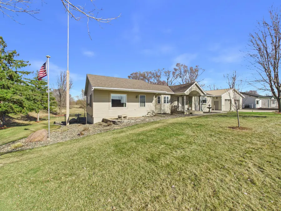 304 12th Avenue Se, Melrose, MN 56352 - #3