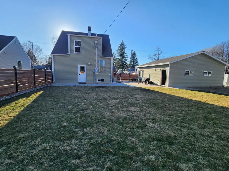 515 5th Avenue Sw, Pipestone, MN 56164 - #3