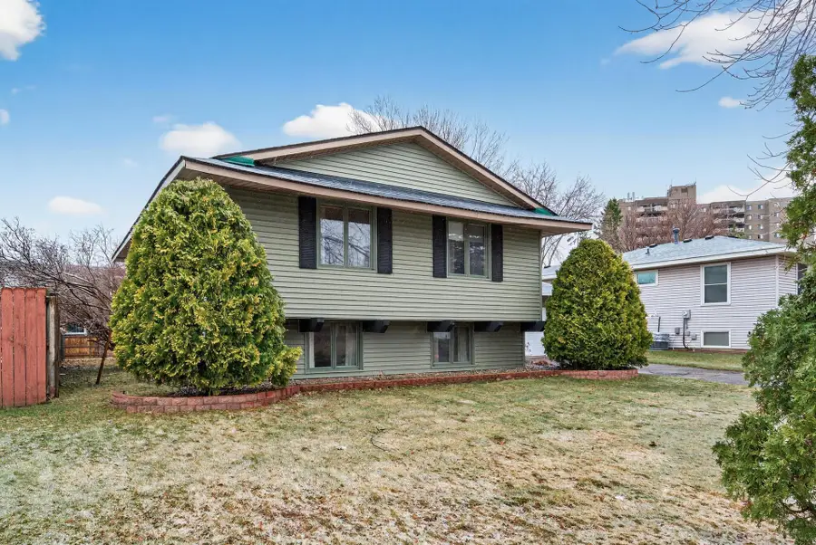 187 Valleyside Drive, Saint Paul, MN 55119 - #3