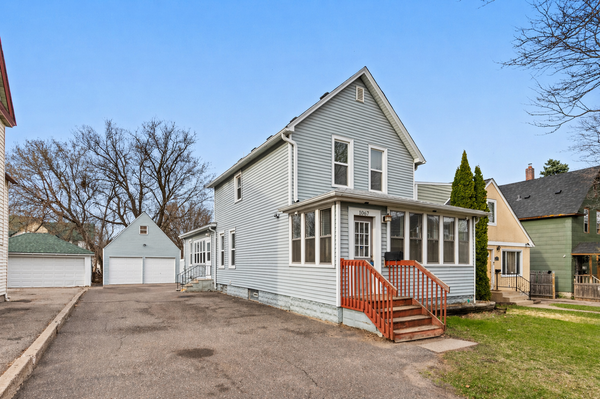 1067 Burns Avenue, Saint Paul, MN 55106