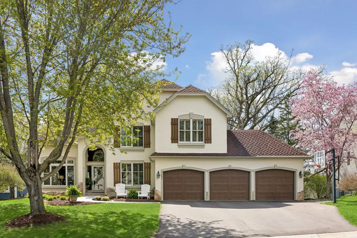 7492 Bent Bow Trail, Chanhassen, MN 55317 - #1