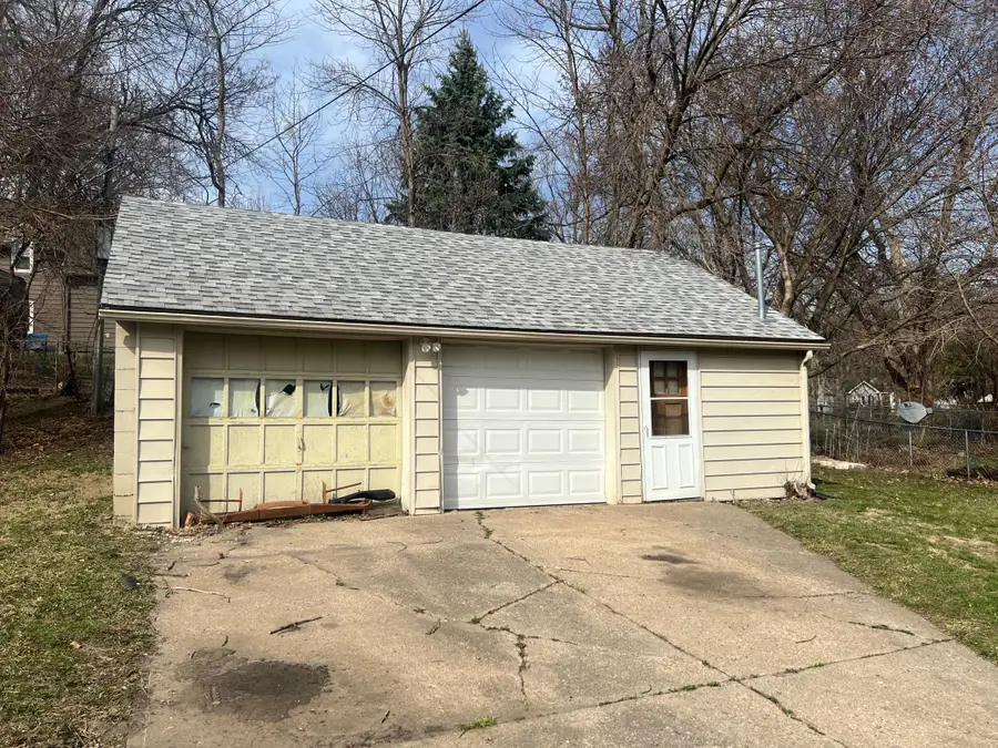 307 E 6th Street, Albert Lea, MN 56007 - #2