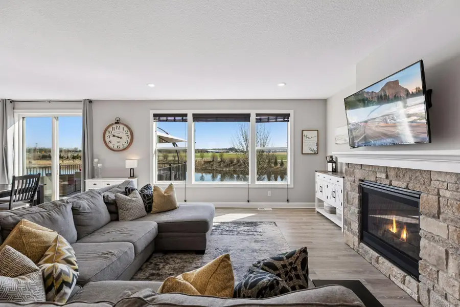 3267 Linden Avenue N, Lake Elmo, MN 55042 - #3