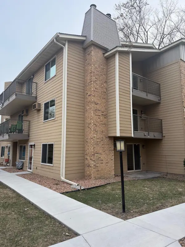 2020 Ridge Drive #11, Saint Louis Park, MN 55416
