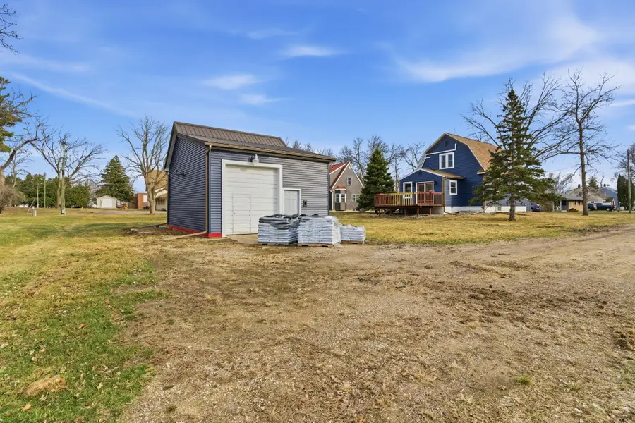 201 Dakota Avenue Ne, Pennock, MN 56279 - #2