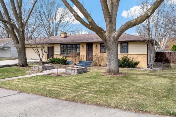 1254 Prairie Street, Chaska, MN 55318