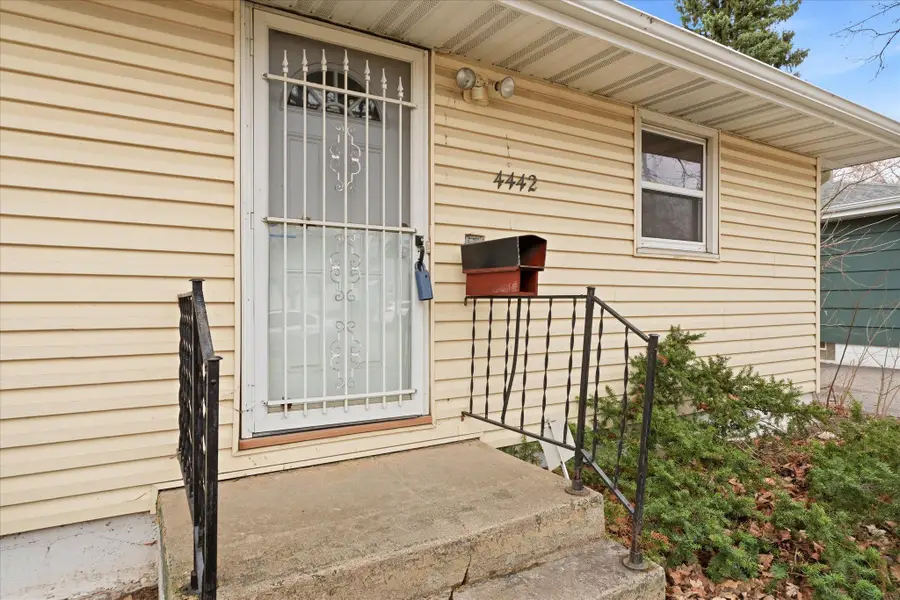 4442 Toledo Avenue N, Robbinsdale, MN 55422 - #3