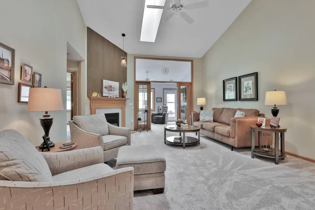 7572 Newbury Road, Woodbury, MN 55125 - #1