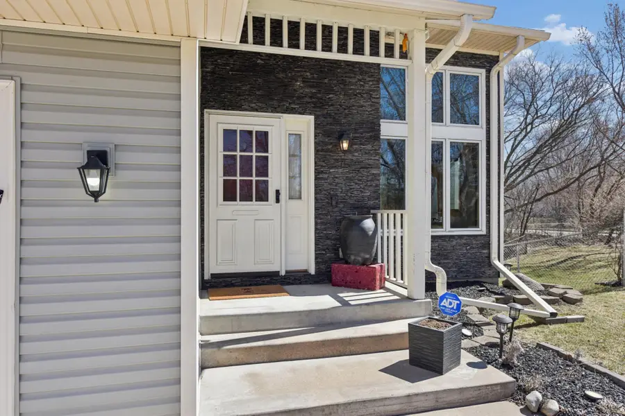 4023 Hadley Avenue N, Oakdale, MN 55128 - #3