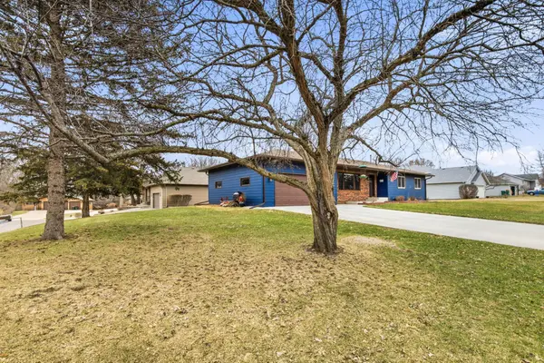 2 6th Avenue S, Sartell, MN 56377