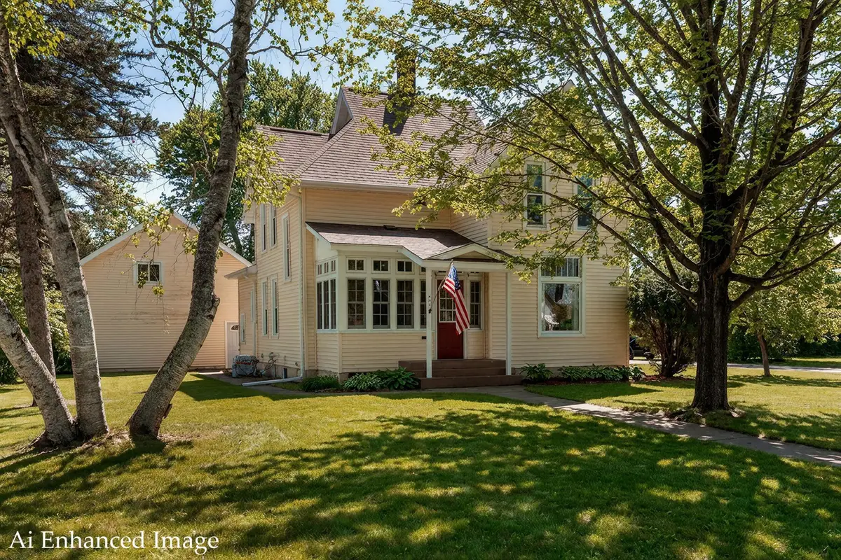 302 Bluff Avenue, Brainerd, MN 56401 - #1