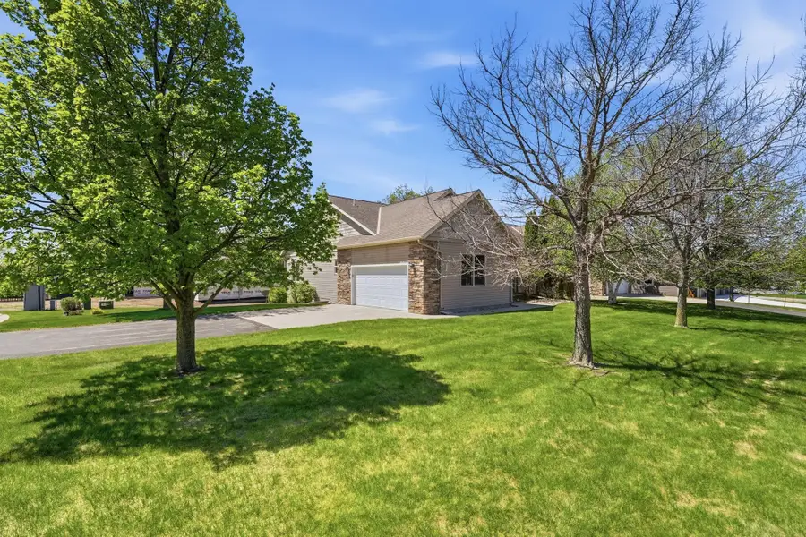 126 Acorn Avenue Nw, New London, MN 56273 - #3