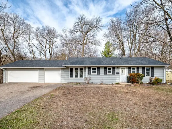 4246 Oak Drive Lane, Minnetonka, MN 55343