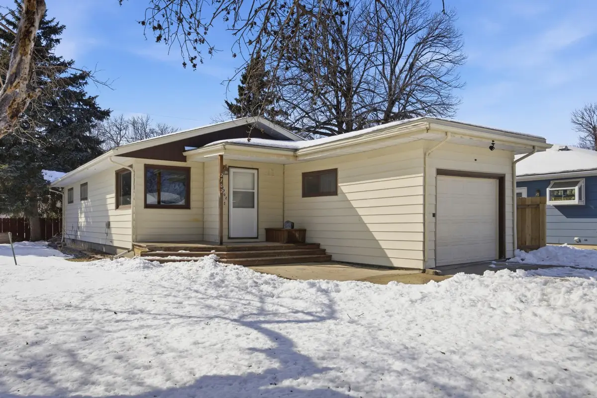 2702 9 1/2 Street N, Fargo, ND 58102 - #1
