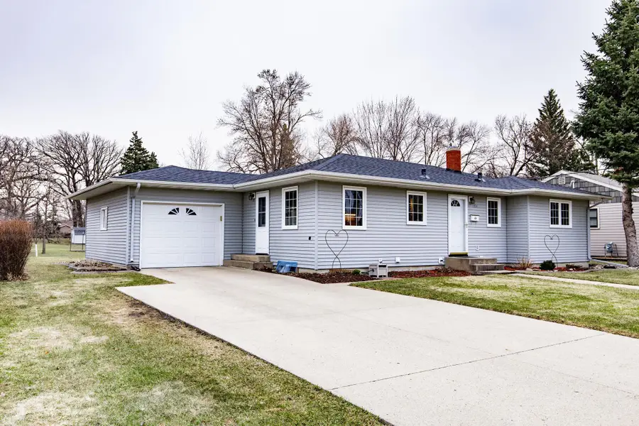 1731 Elm Street N, Fargo, ND 58102 - #2