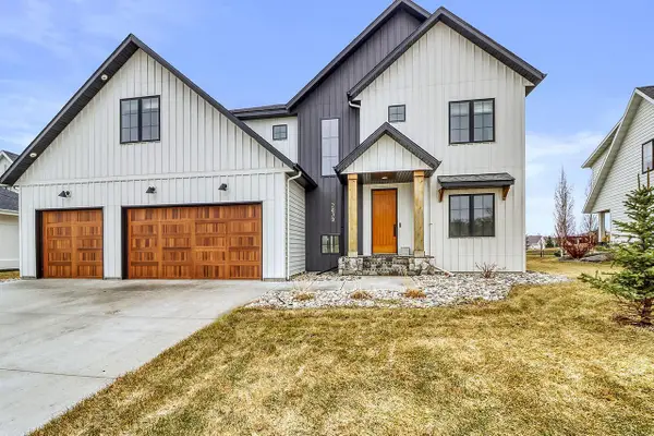 2439 Rivers Bend Drive E, West Fargo, ND 58078