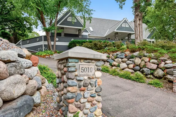 5010 Nob Hill Drive, Edina, MN 55439