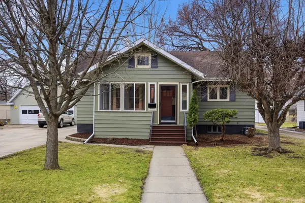 1322 9th Avenue S, Fargo, ND 58103