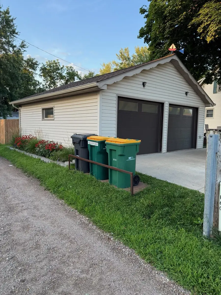 203 5th Avenue N, Lakefield, MN 56150 - #2