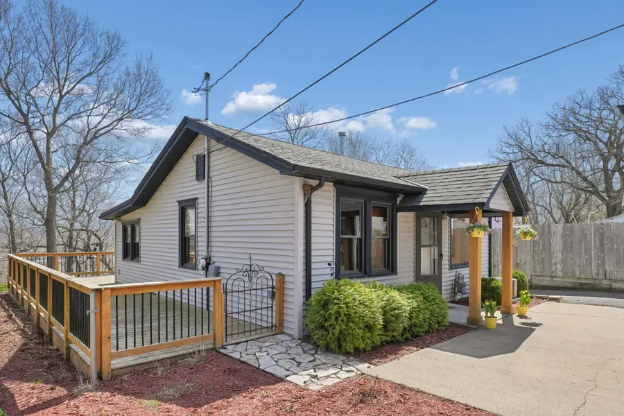 357 1st Avenue S, South Saint Paul, MN 55075 - #2