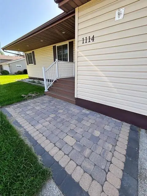 1114 Greenwood Street E, Thief River Falls, MN 56701 - #2