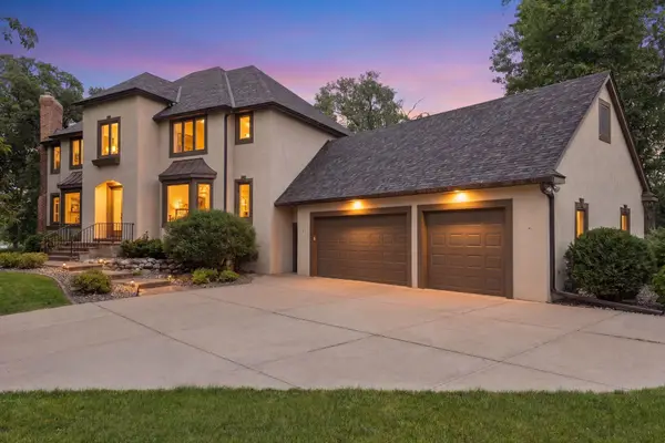 8803 Cove Pointe Road, Eden Prairie, MN 55347