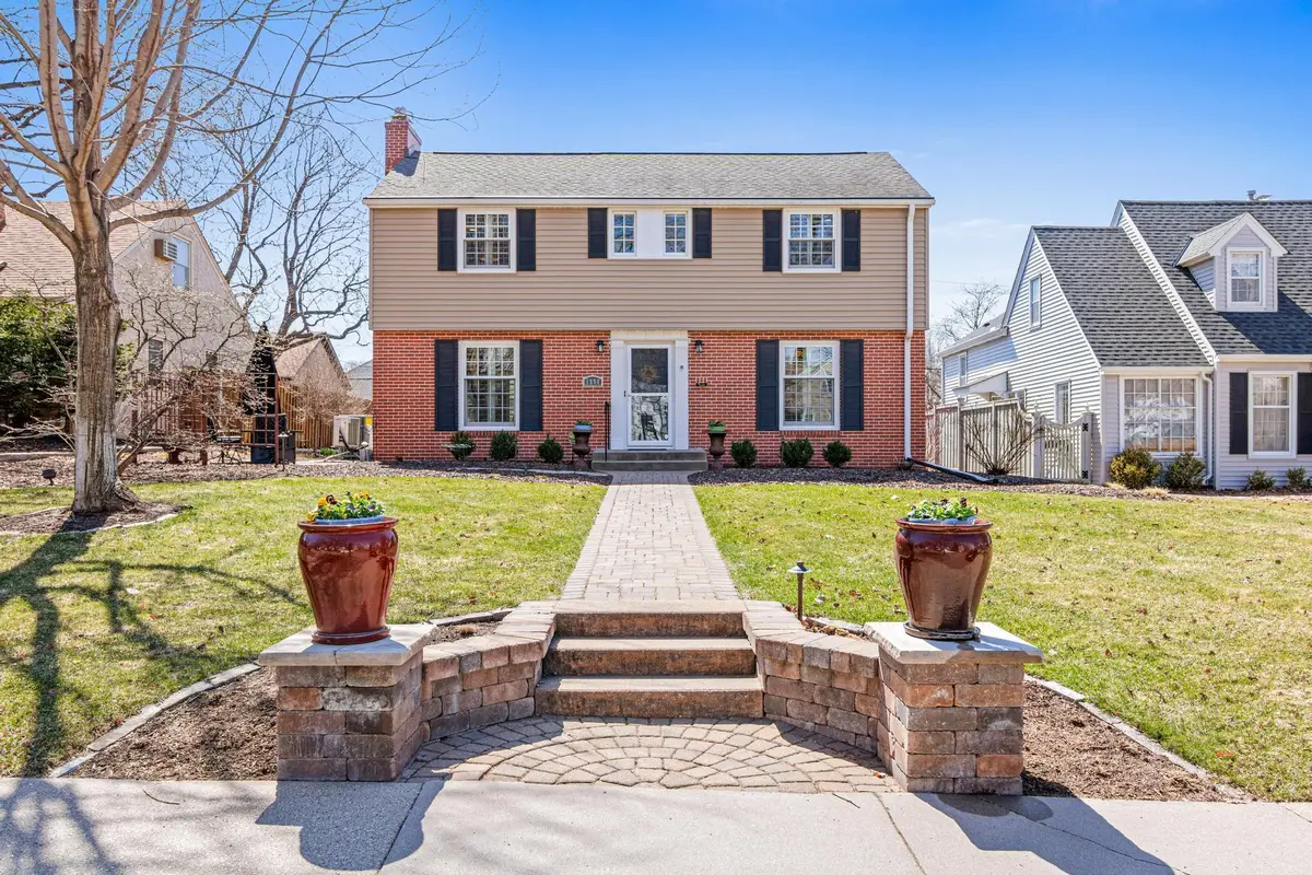 1898 Pinehurst Avenue, Saint Paul, MN 55116 - #1