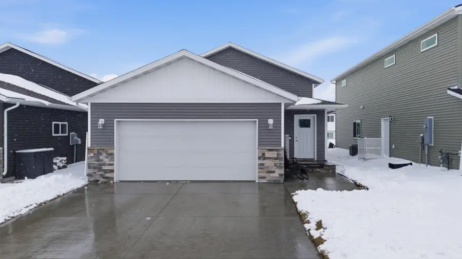 709 1st Avenue, Horace, ND 58047 - #2