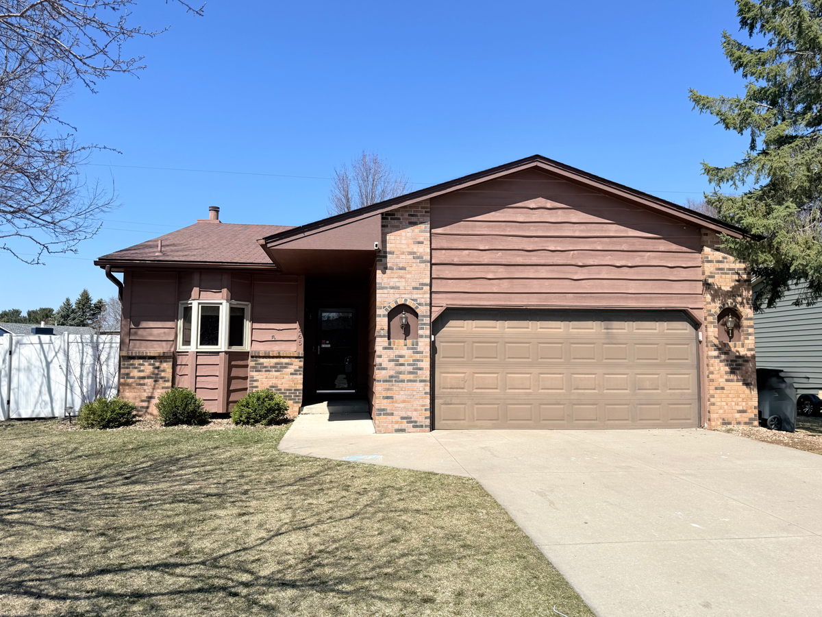 265 Oakwood Drive, Shoreview, MN 55126 - #1
