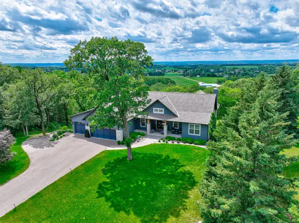 416 Eagle Bluff Drive, Hudson, WI 54016
