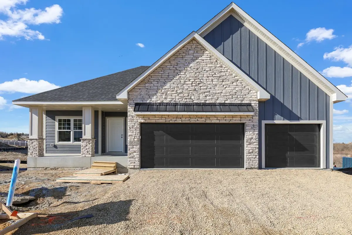 19966 Hiawatha Ct, Lakeville, MN 55044 - #1