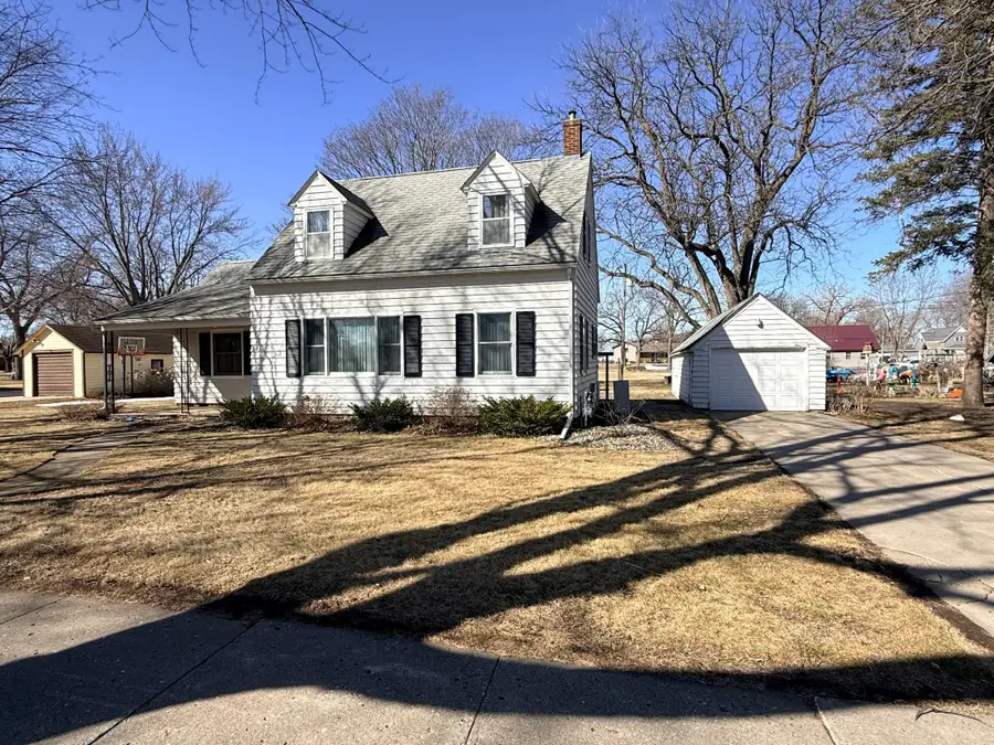 721 7th Street, Walnut Grove, MN 56180 - #3