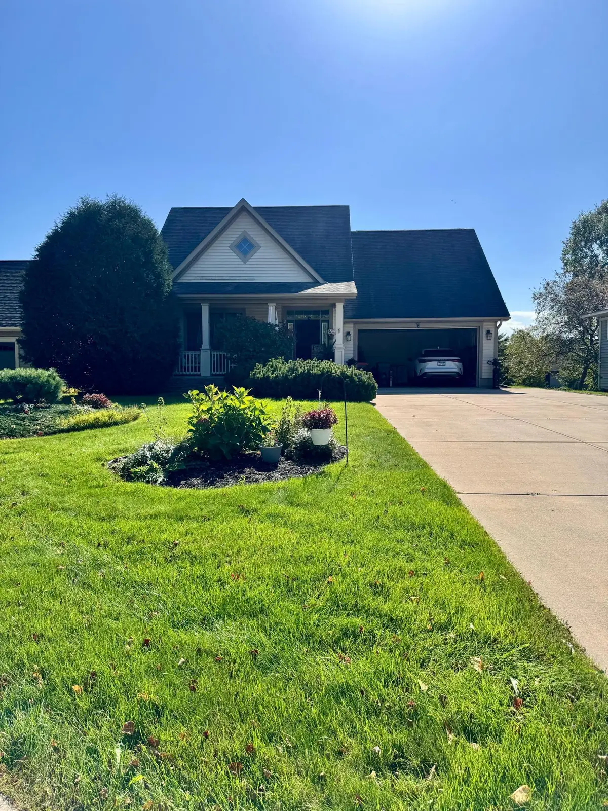 2710 Red Splendor Circle E, Maplewood, MN 55119 - #1