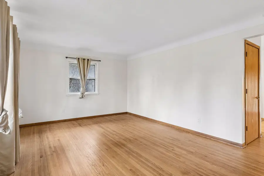 2637 5th Avenue E, North Saint Paul, MN 55109 - #2