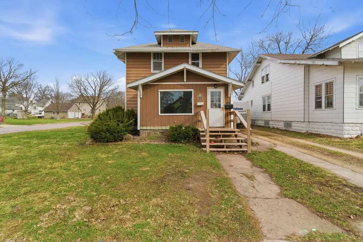 701 E 1st Street, Fairmont, MN 56031 - #1