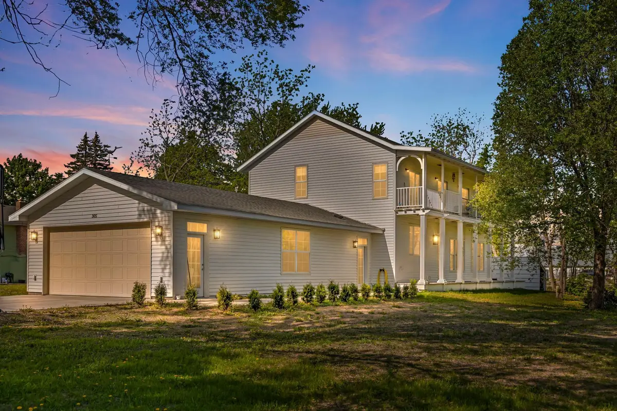 305 1st Street Ne, Morristown, MN 55052 - #1