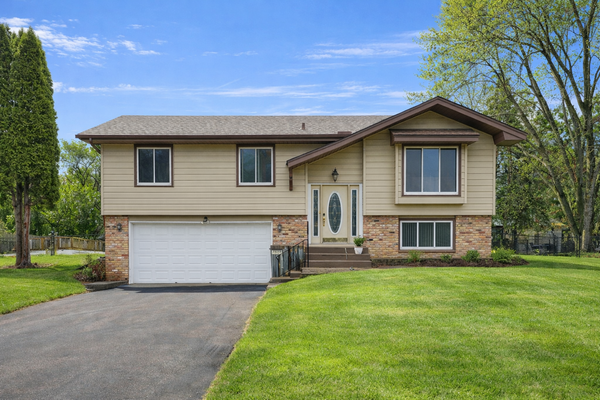 7808 Shingle Creek Drive, Brooklyn Park, MN 55443