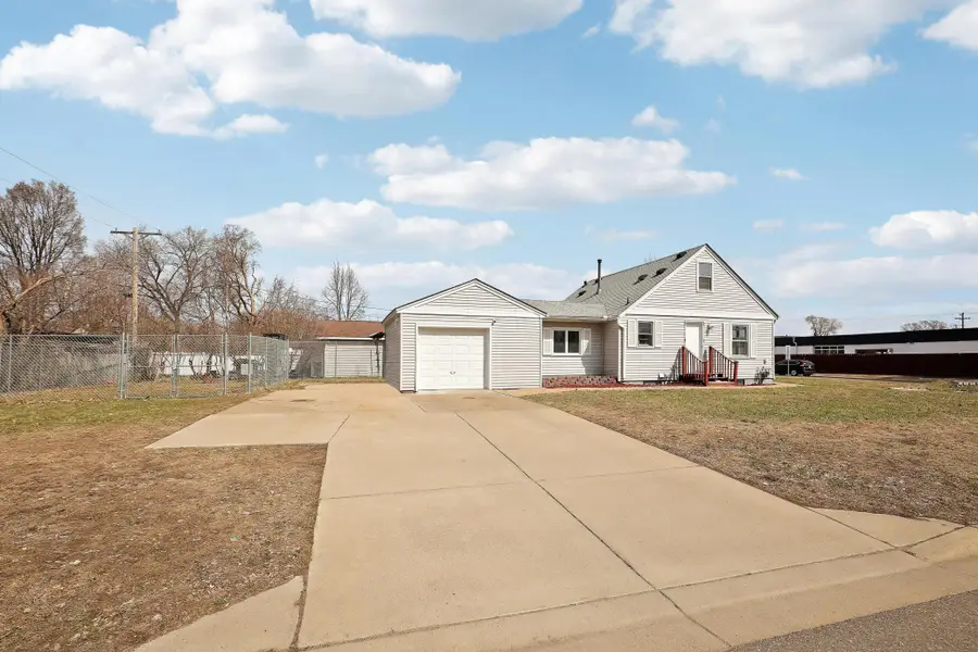 5301 Edgewood Avenue N, Crystal, MN 55428 - #3