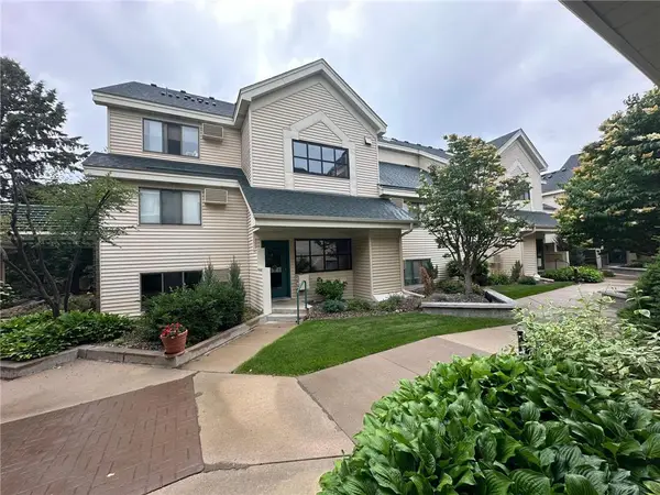 7631 Edinborough Way #5319, Edina, MN 55435