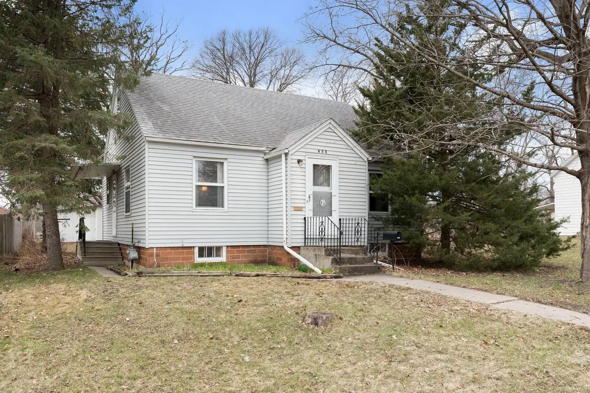 608 8th Street Se, Waseca, MN 56093 - #1