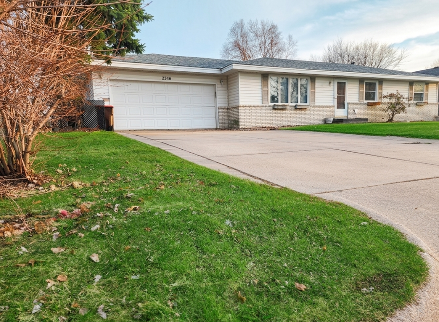 2346 Standridge Avenue, Maplewood, MN 55109 - #2